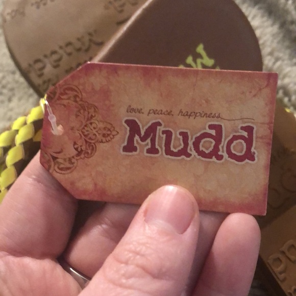 NWT Mudd Braided 3-Strap Flip-Flops, size small (5-6) - Picture 6 of 7